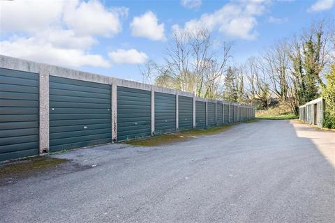 39 Chester Close, Dorking, RH4 1PP