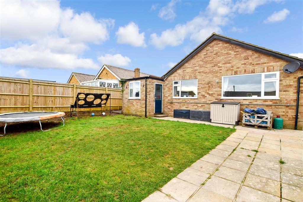 Edith Avenue North, Peacehaven, East Sussex 3 bed detached bungalow for