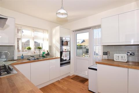 90 Cambria Crescent, Gravesend, DA12 4NZ
