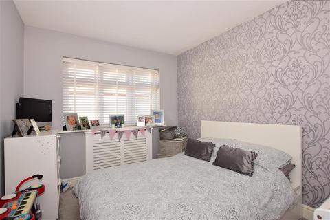 90 Cambria Crescent, Gravesend, DA12 4NZ