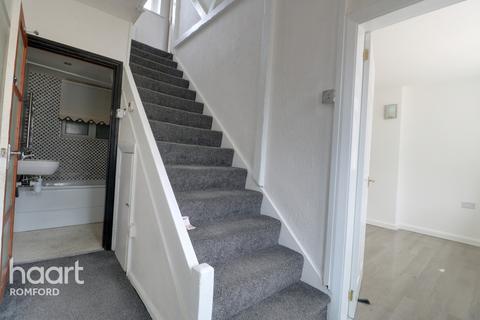 9 Nelson Close, Romford, RM7 8ND