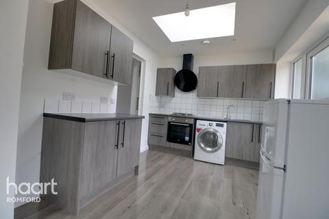 9 Nelson Close, Romford, RM7 8ND