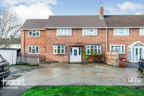 9 Nelson Close, Romford, RM7 8ND