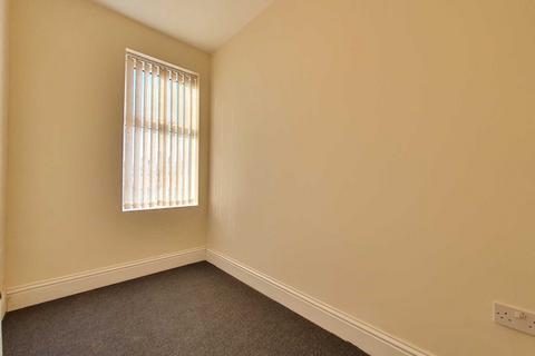 2 bedroom flat to rent, Devonshire Road, Blackpool