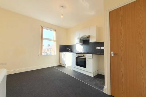 2 bedroom flat to rent, Devonshire Road, Blackpool