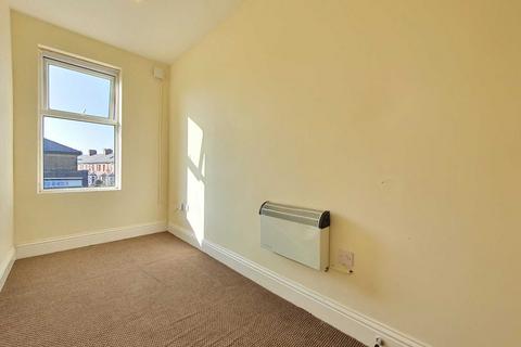 2 bedroom flat to rent, Devonshire Road, Blackpool