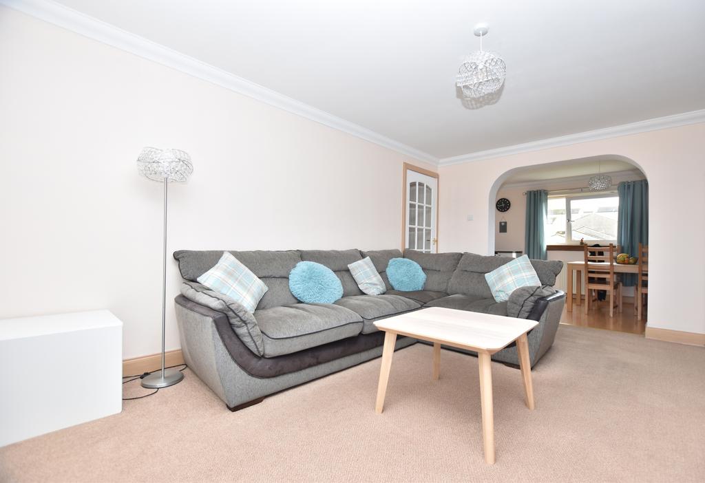 ROXBURGH AVENUE, GREENOCK 2 bed flat £60,000
