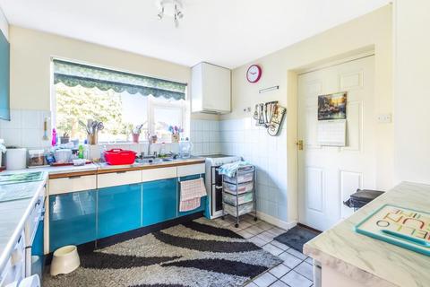 4 Church End, Standlake, Witney, OX29 7SG