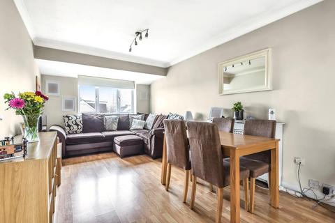 135 Seymour Way, Sunbury-on-thames, TW16 7NL