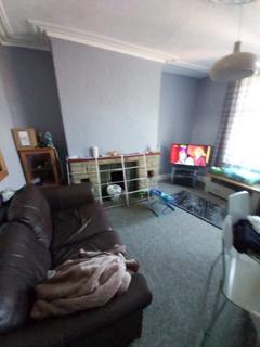 2 bedroom terraced house to rent, Garnet Crescent, Beeston, Leeds, LS11 5JT