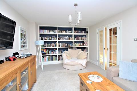 17 Casher Road, Maidenbower, Crawley, RH10 7JG