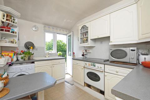 Flat 6, Manor Court Manor Road, Twickenham, TW2 5DL