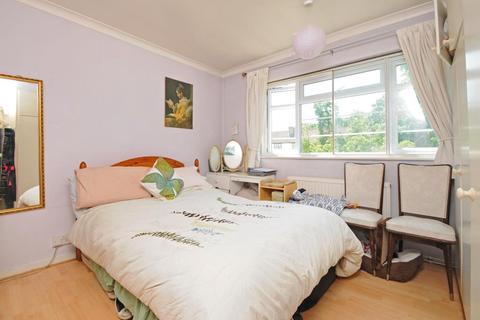 Flat 6, Manor Court Manor Road, Twickenham, TW2 5DL