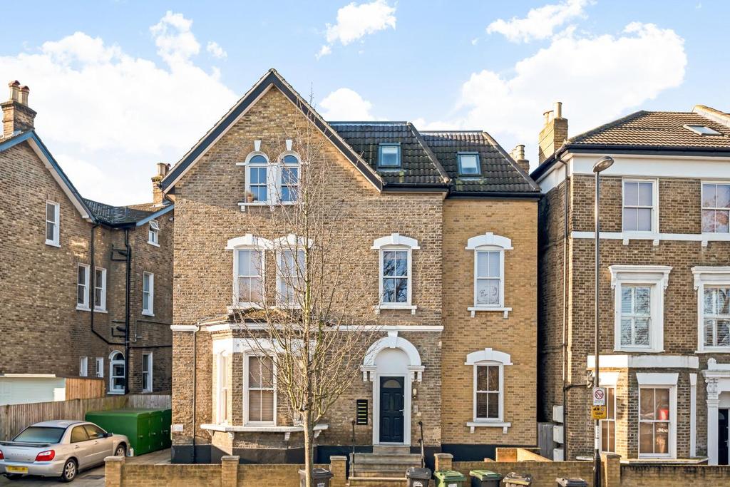 Albion Way, Lewisham 1 bed flat £295,000