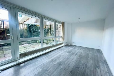 3 bedroom maisonette to rent, Bavaria Road, Upper Holloway