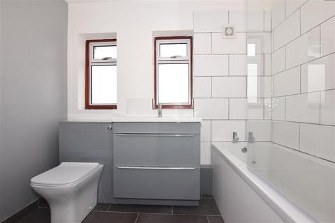 7 Hunt Road, Northfleet, Gravesend, DA11 8JT