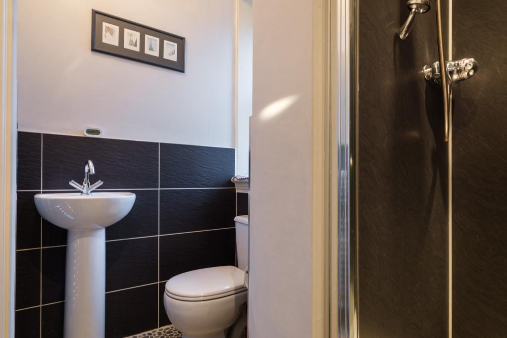 Bedroom Two En-suite