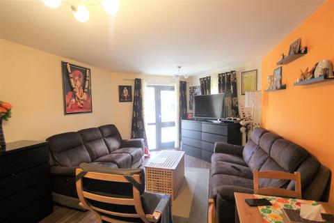 Flat 1, 20 Lewin Terrace, Feltham, TW14 8ED