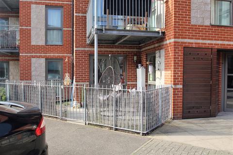 Flat 1, 20 Lewin Terrace, Feltham, TW14 8ED