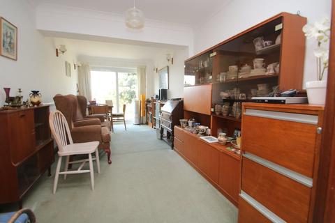 7 Abbey Close, Hullbridge, Hockley, SS5 6DL