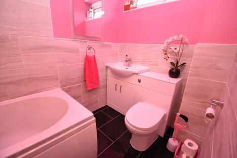 30 Red Hill Grove, Birmingham, B38 9RZ