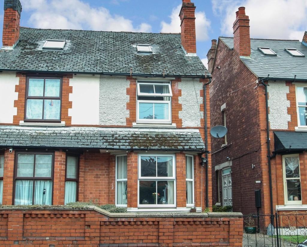 Coleshill Road, Atherstone 3 bed semidetached house £180,000
