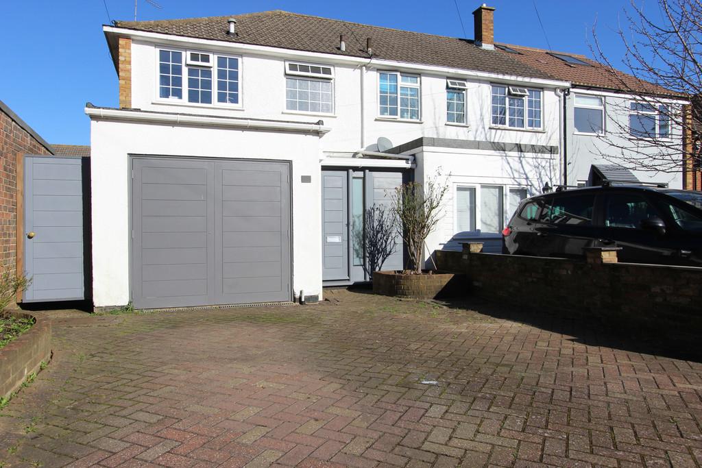 Diceland Road, Banstead 3 bed end of terrace house £520,000