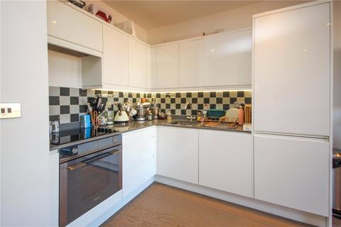 2 bedroom flat to rent, Grosvenor Road, St. Albans