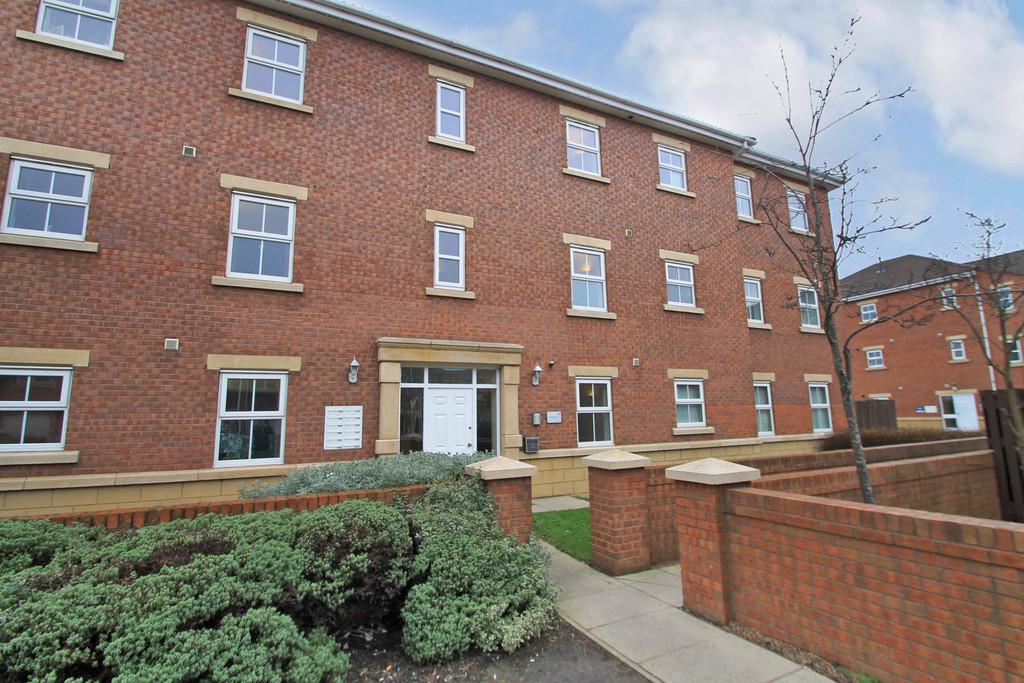 Meadowbrook Court, Morley 2 bed apartment £625 pcm (£144 pw)
