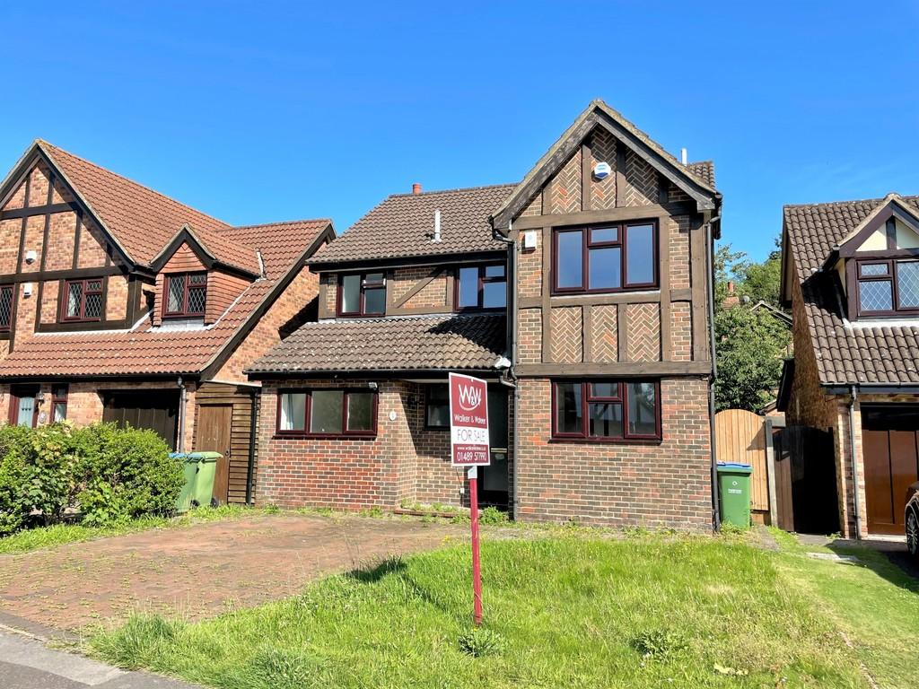 Ilex Crescent, Locks Heath 4 bed detached house £460,000