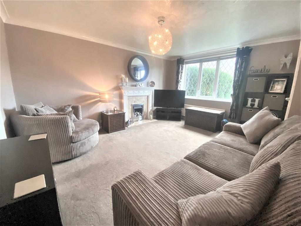 Norwood Crescent, Stanningley 3 bed semidetached house £950 pcm (£