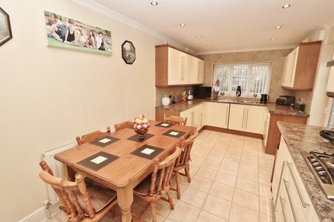 16 Heather Drive, Romford, RM1 4SP