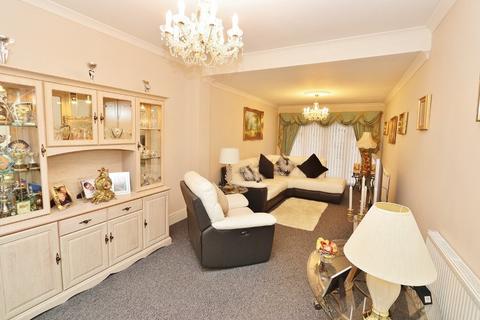 16 Heather Drive, Romford, RM1 4SP
