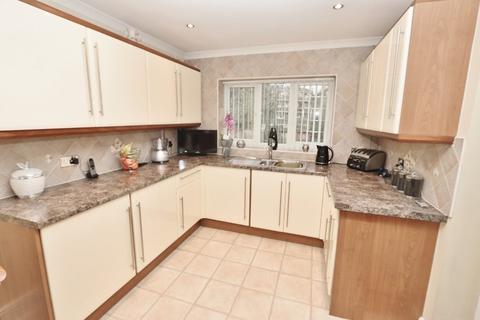 16 Heather Drive, Romford, RM1 4SP