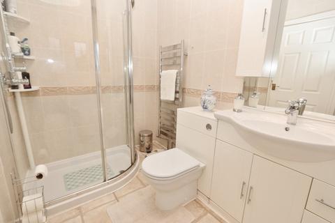 16 Heather Drive, Romford, RM1 4SP