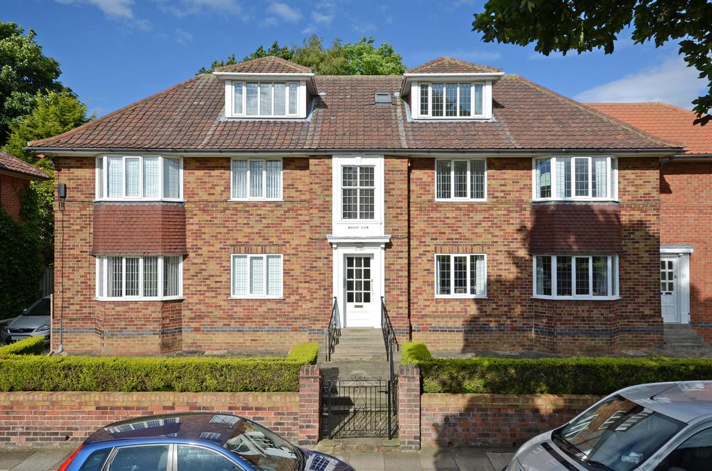 Albemarle Road, South Bank, York 2 bed apartment £250,000