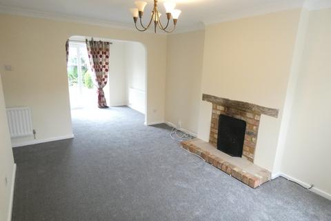 3 bedroom detached house to rent, Mayhew Close, Bromham