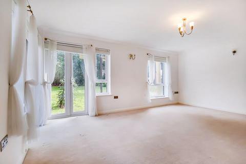 2 bedroom apartment to rent, Hamble Court, Haling Park Road, South Croydon