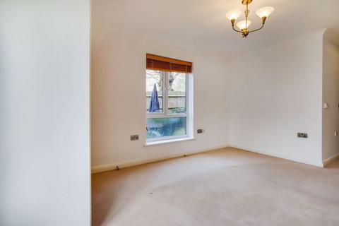 2 bedroom apartment to rent, Hamble Court, Haling Park Road, South Croydon