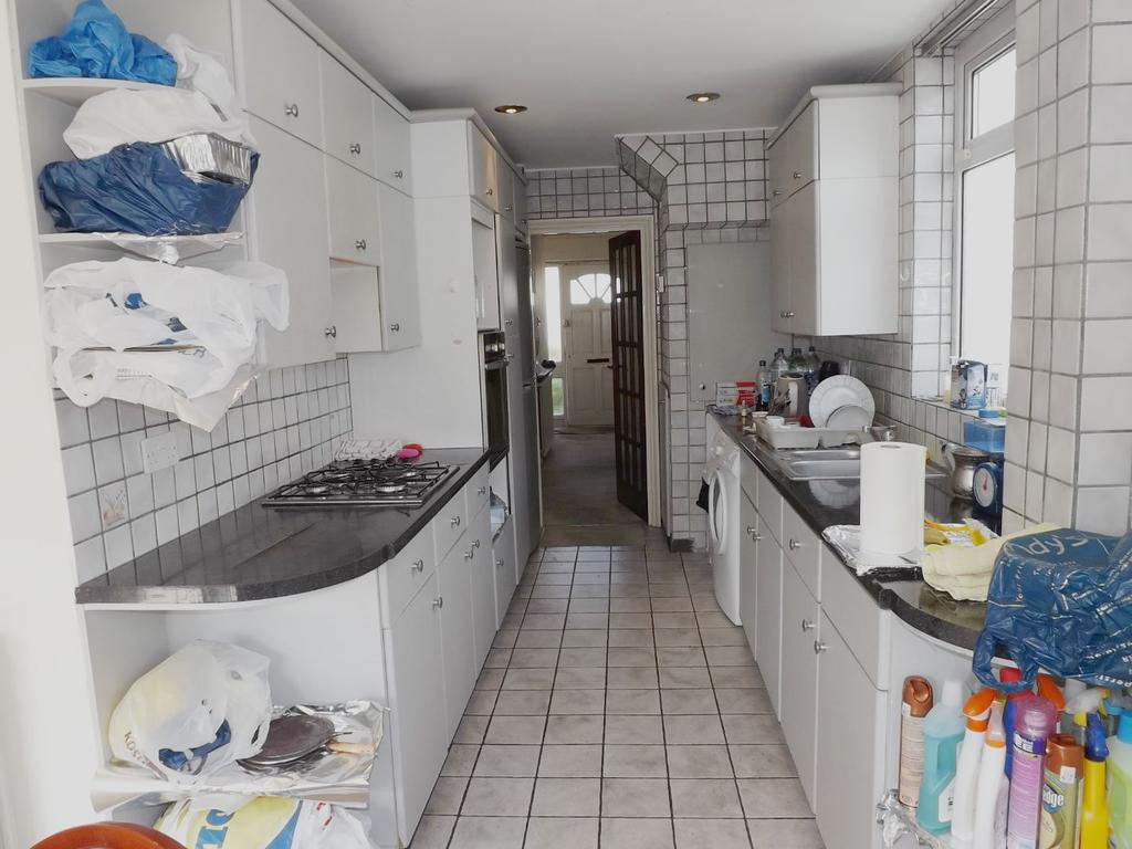 Windsor Avenue, Edgware 4 bed semidetached house £689,950