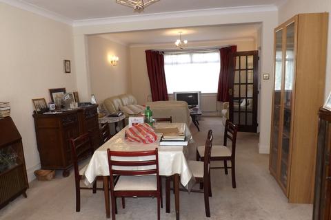6 Windsor Avenue, Edgware, HA8 8SR