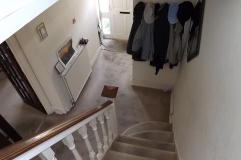 6 Windsor Avenue, Edgware, HA8 8SR