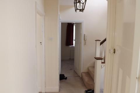 6 Windsor Avenue, Edgware, HA8 8SR