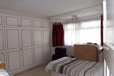 6 Windsor Avenue, Edgware, HA8 8SR