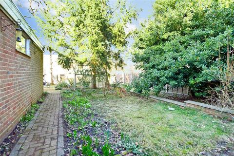 15 Churchside, Vigo, Gravesend, DA13 0SJ