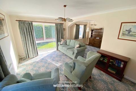 6 Parc Bron Deg, Dyserth, Rhyl, LL18 6BQ