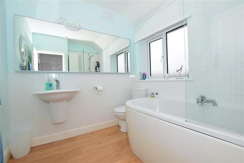 16 Dering Road, Herne Bay, CT6 5RD