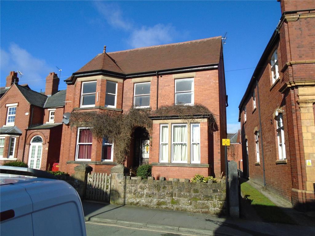 Roft Street, Oswestry, Shropshire, SY11 3 bed flat £595 pcm (£137 pw)