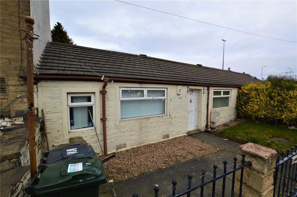 Haycliffe Lane, Bradford, West Yorkshire 1 bed bungalow £30,000