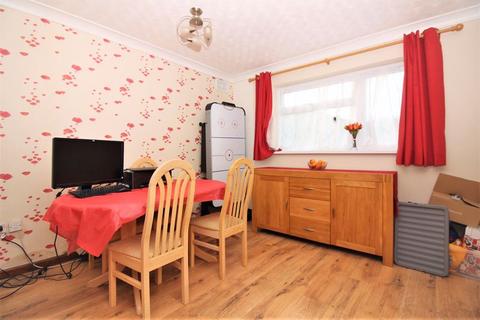 32 Henley View, Crewkerne, TA18 8JD